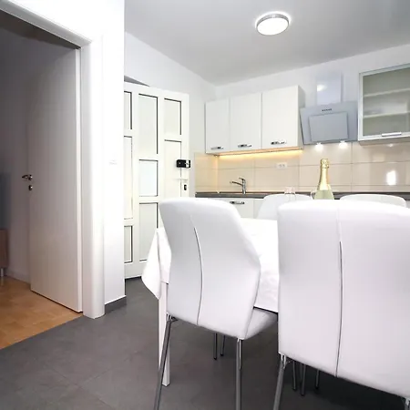 Family Friendly Apartments With A Swimming Pool Tisno, Murter - 5073 Apartment *