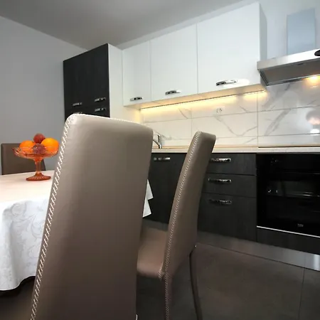 Apartment Family Friendly Apartments With A Swimming Pool Tisno, Murter - 5073 *