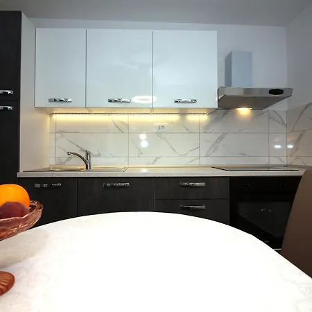 Apartment Family Friendly Apartments With A Swimming Pool Tisno, Murter - 5073