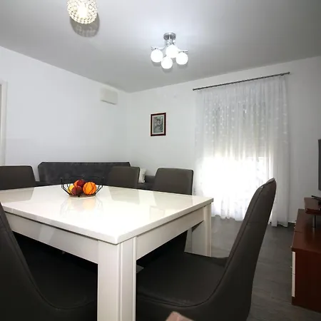 Apartment Family Friendly Apartments With A Swimming Pool Tisno, Murter - 5073 *