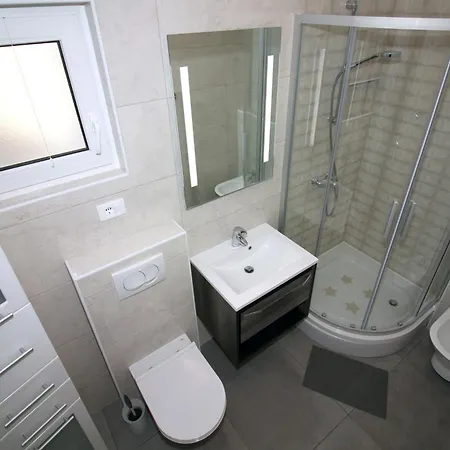 Apartment Family Friendly Apartments With A Swimming Pool Tisno, Murter - 5073 *