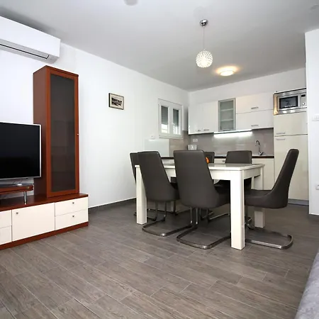 Apartment Family Friendly Apartments With A Swimming Pool Tisno, Murter - 5073 Tisno